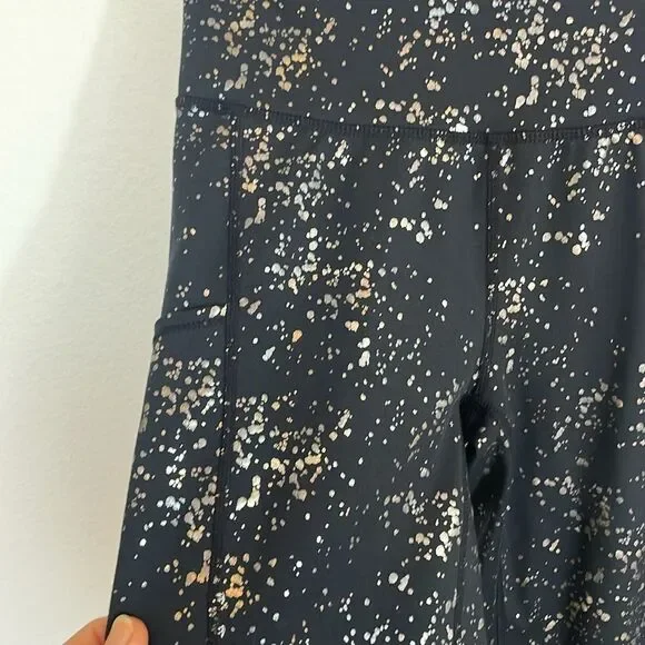 Lilly Pulitzer Luxletic Weekender High Rise Legging - Picture 2 of 3